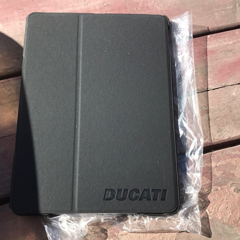 Six I pads case as a set